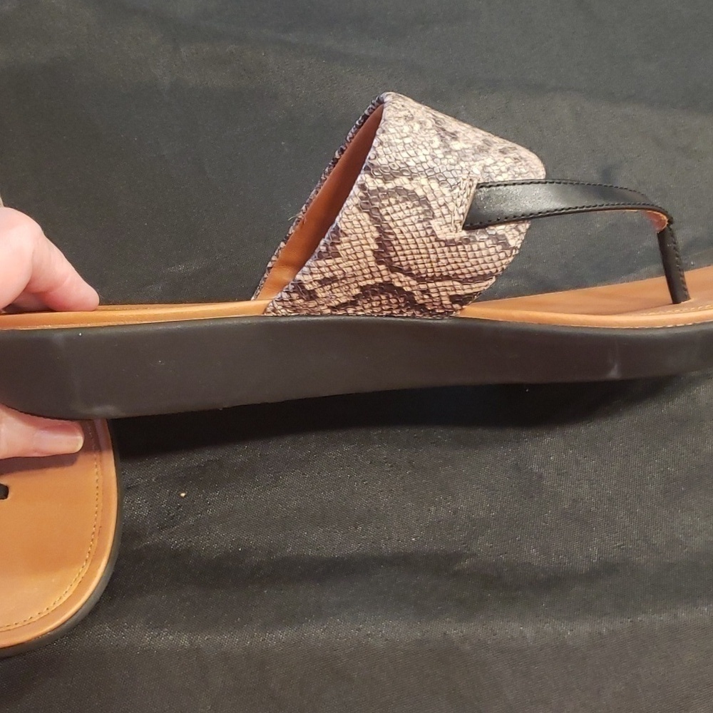 Fitflop Delta Toe thong Snakeskin sandal - Picture 8 of 9